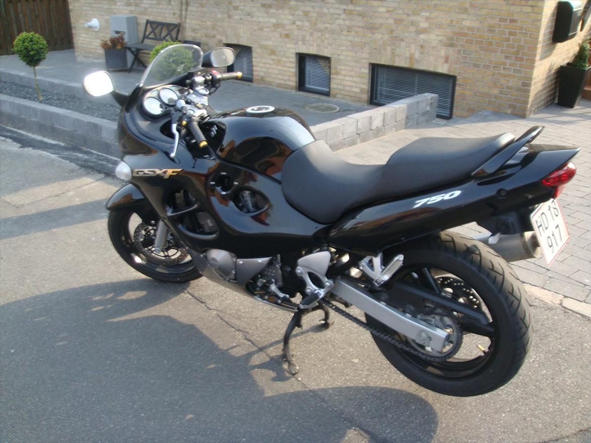 Suzuki GSX-F 750 billede 9