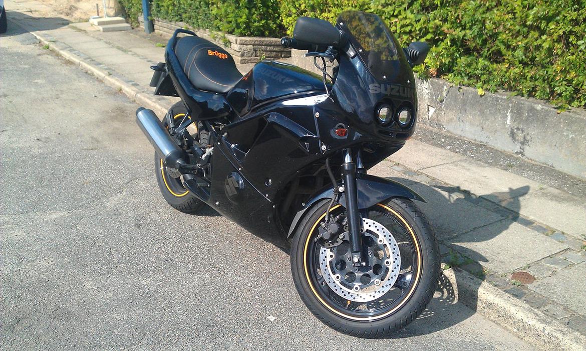 Suzuki GS 500 E - Nyt sæde, der er speciellavet til mig. Har fået det af min bror og svigerinde :-) En dejlig gave billede 12