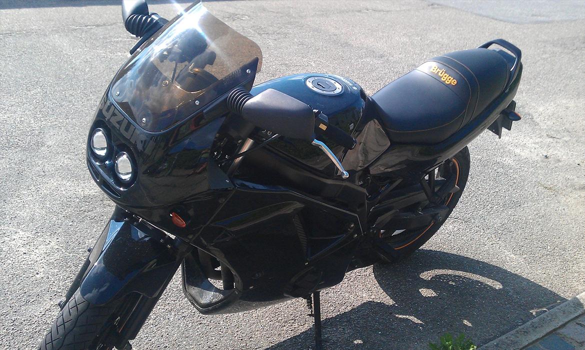Suzuki GS 500 E - Sort og orange - nu mangler jeg bare tøjet der passer til :-) billede 17