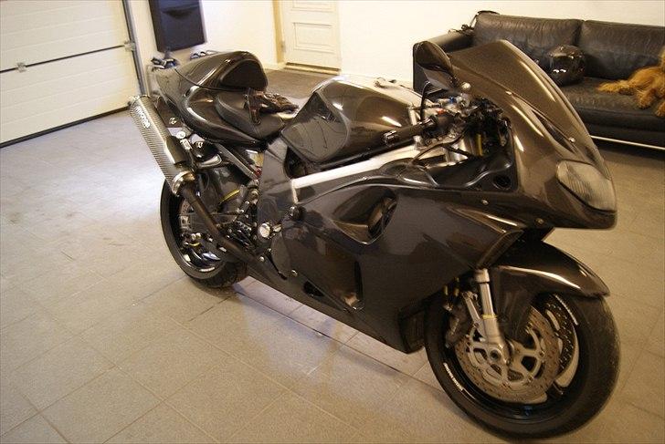 Suzuki TL1000R Carbon billede 1