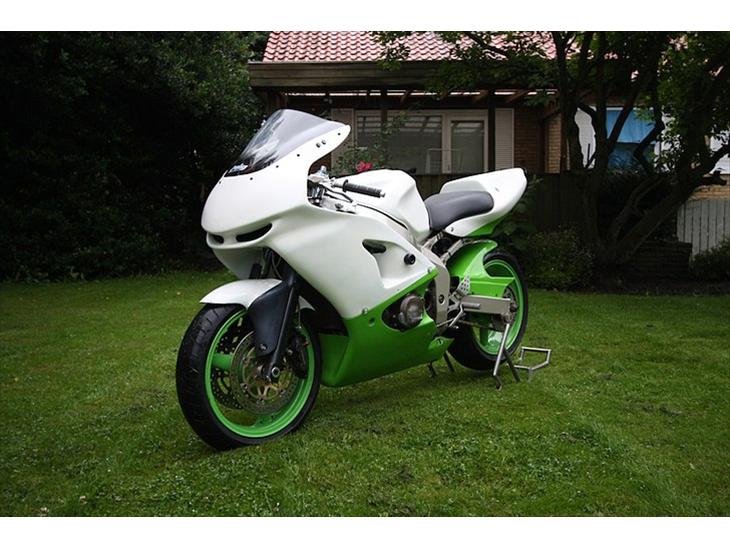 Kawasaki ZX6R Baneracer billede 1
