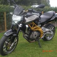 Aprilia sl 750 shiver