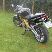 Aprilia sl 750 shiver