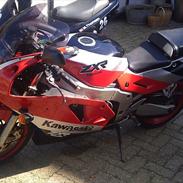 Kawasaki ZXR 750