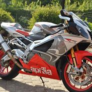 Aprilia RSV 1000 R
