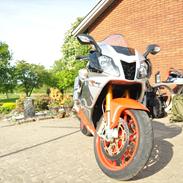 Aprilia RSV 1000 R