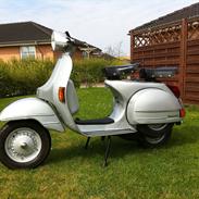 Vespa P200E