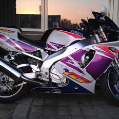 Yamaha YZF 750R (SOLGT)