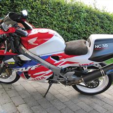 Honda rvf 400