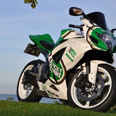 Suzuki Green Lucky strike bike GSXR 750 K7