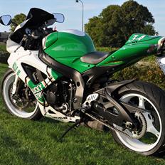 Suzuki Green Lucky strike bike GSXR 750 K7