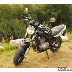 Suzuki Gs 500 F. Solgt