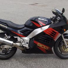 Suzuki RF 900 R
