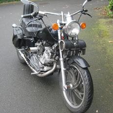 Yamaha xv 750 se