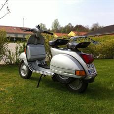 Vespa P200E