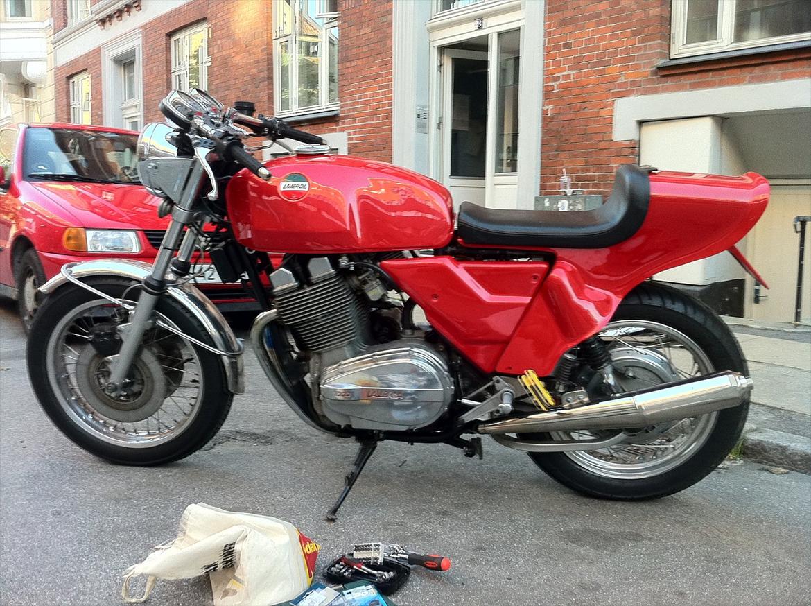 Laverda 1000 - 3 C / Cafe racer - Mock-up med anden bagende og sideskjolde. billede 12