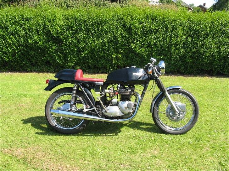 Triumph T140  billede 1