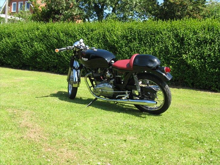 Triumph T140  billede 2