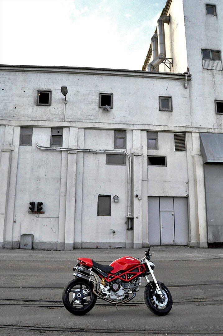 Ducati Monster S2R 1000 billede 1