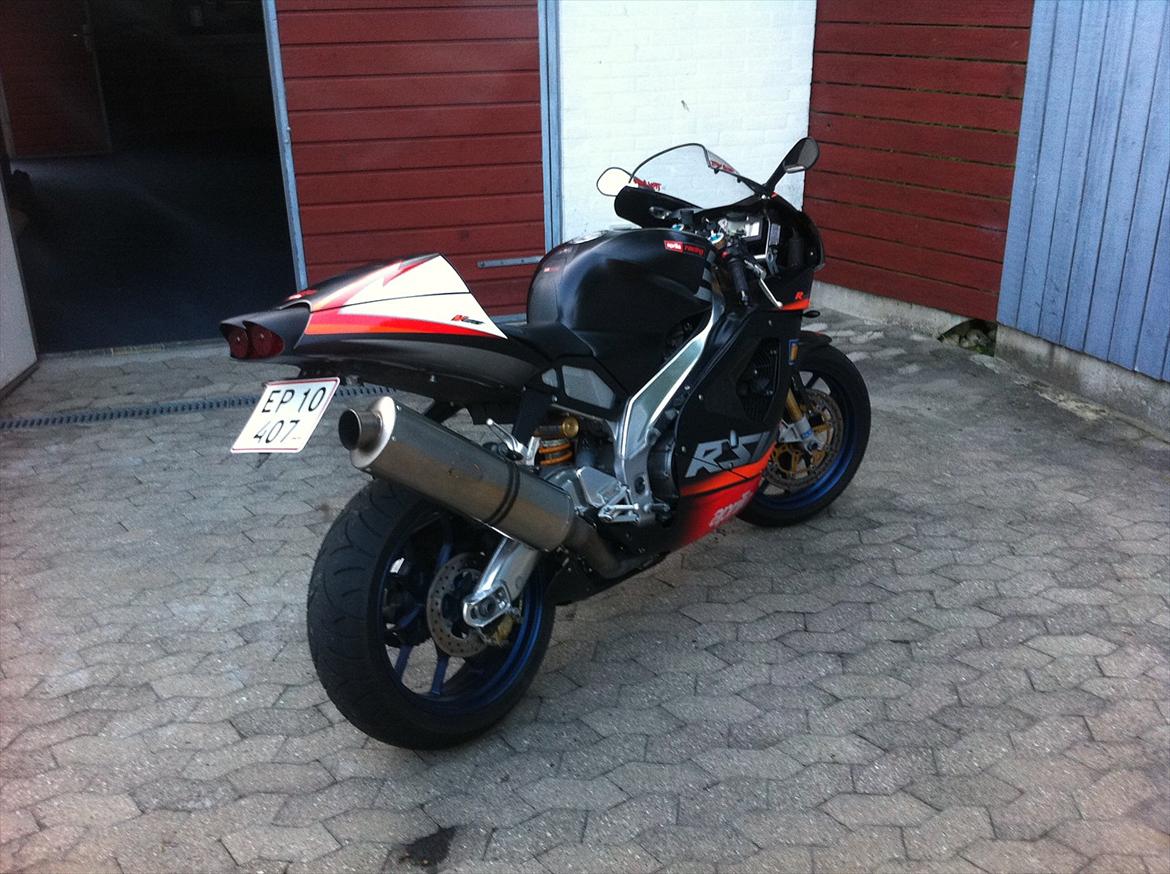 Aprilia RSV Mille Factory  R Troy Corser billede 2