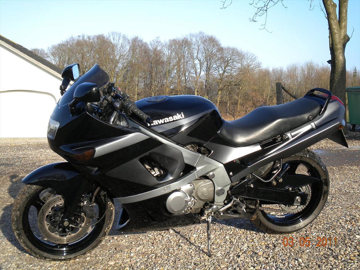 Kawasaki ZZR 600D billede 3