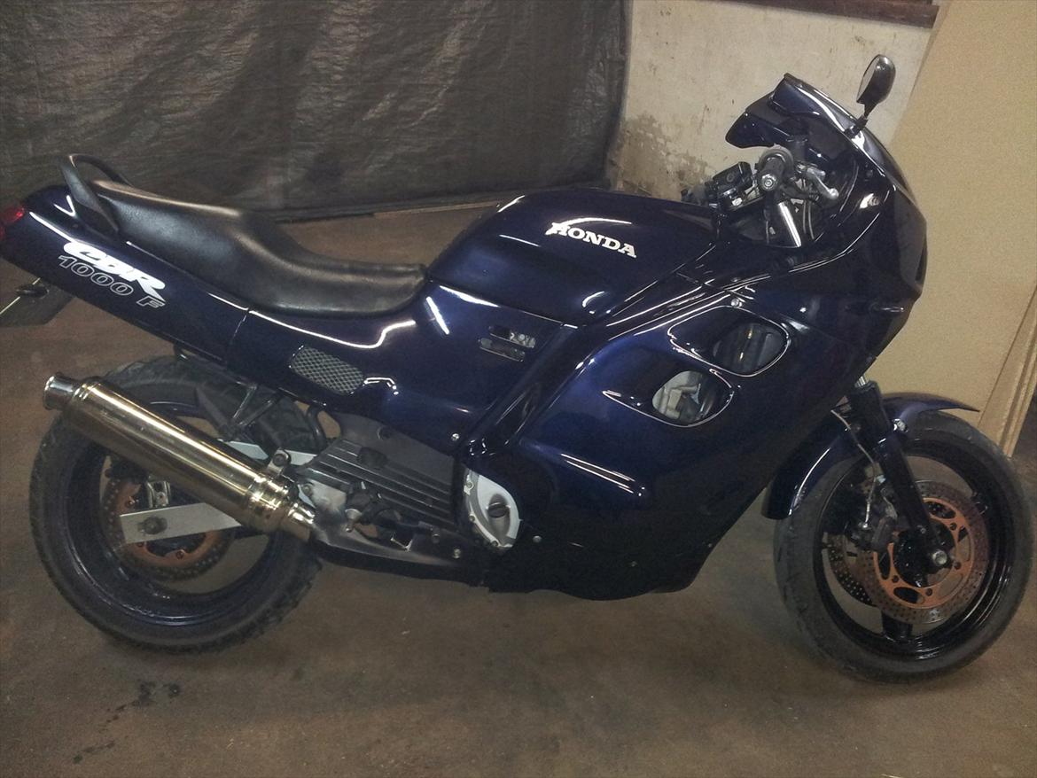 Honda cbr 1000 f - Så fik jeg ny pot på så den ikke lamer såden mere ;o) billede 2