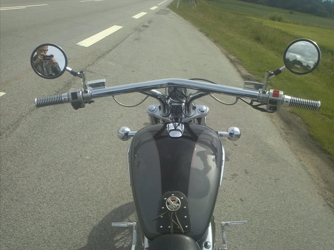 Suzuki Intruder VS1400 billede 2