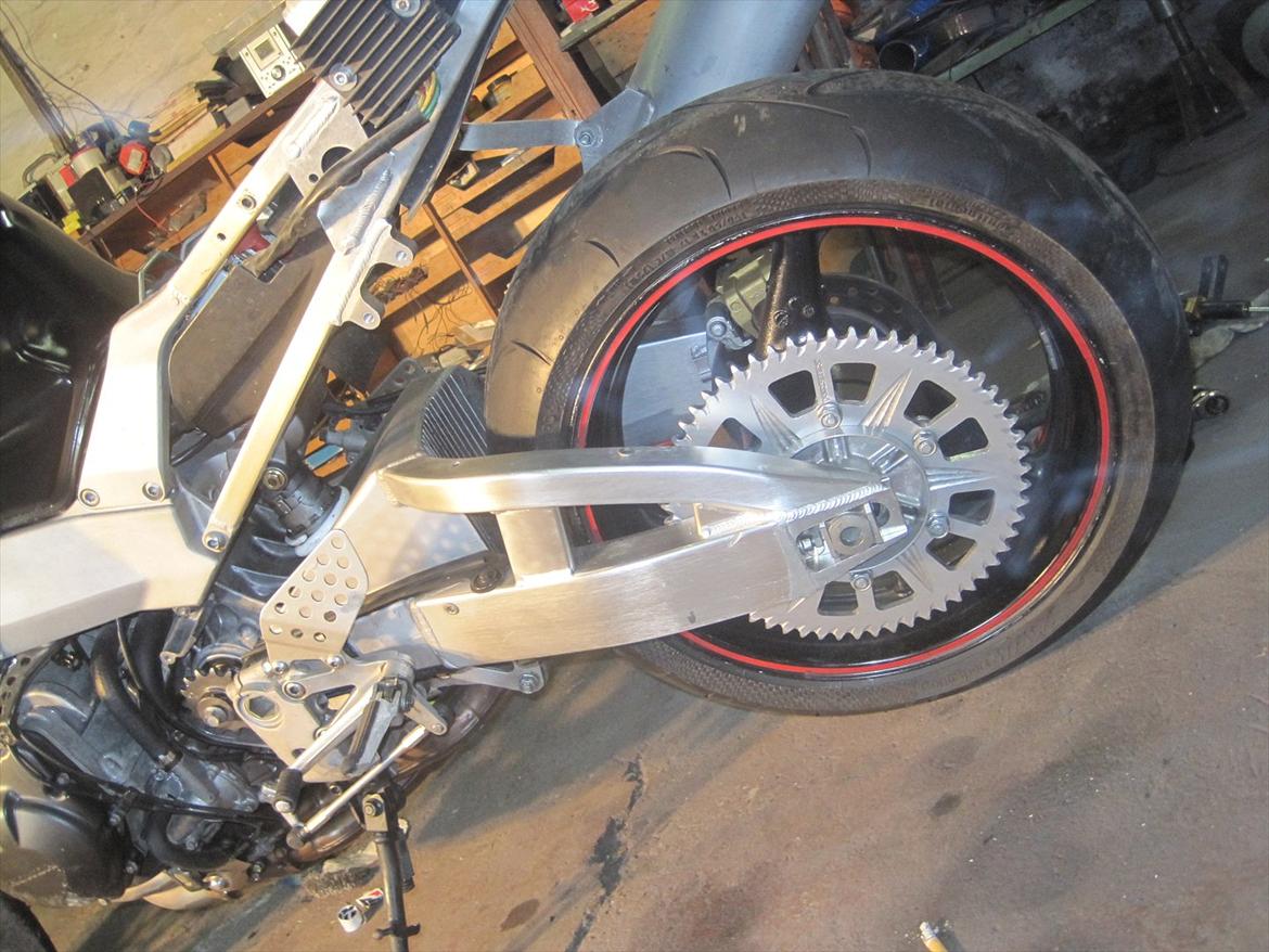 Honda cbr 900 sc 44 - Vortex 530/58  billede 3