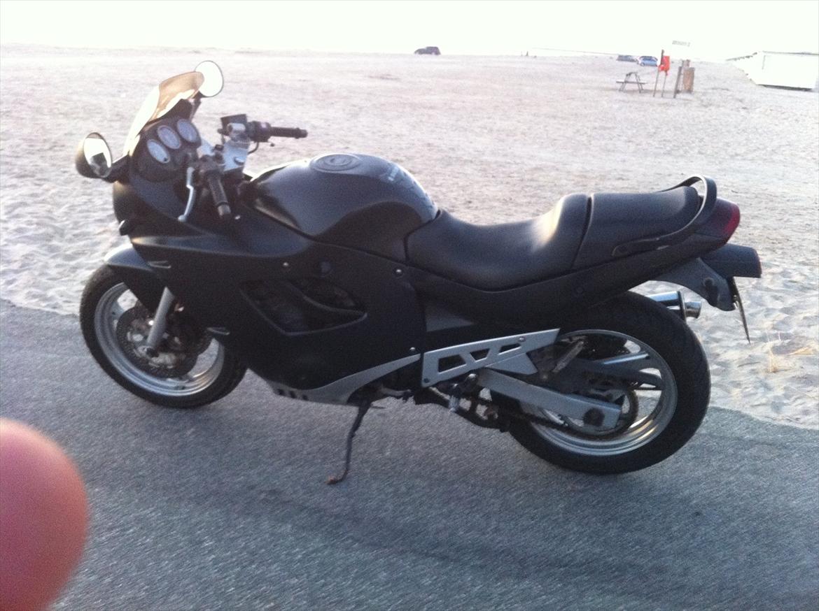 Suzuki GSX 600 F billede 3