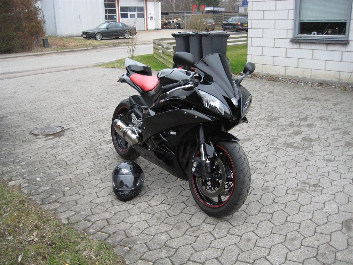 Yamaha R6 billede 2