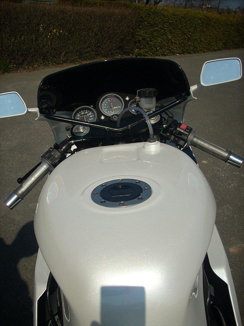 Suzuki GSXR 400 billede 8