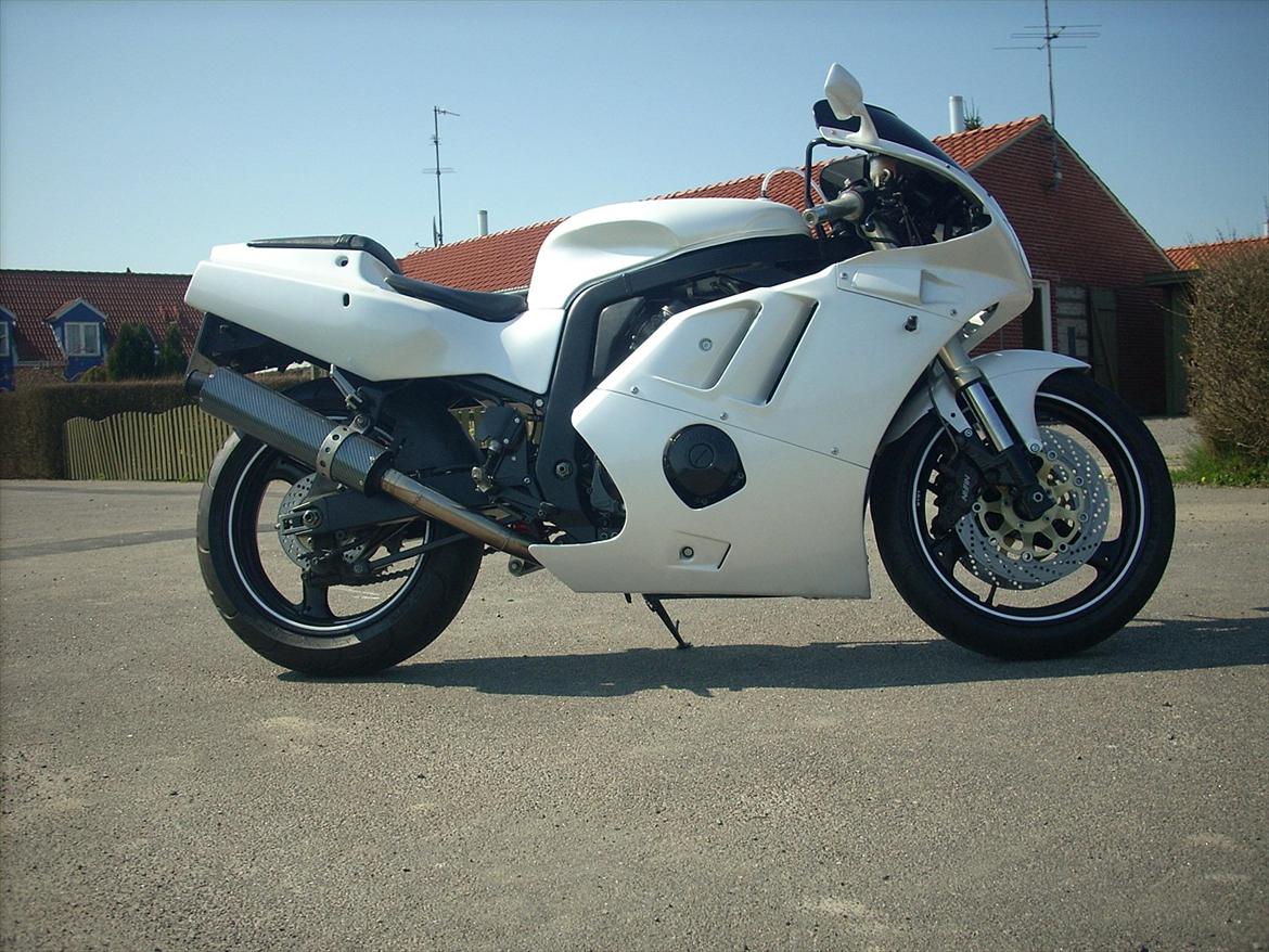 Suzuki GSXR 400 billede 10