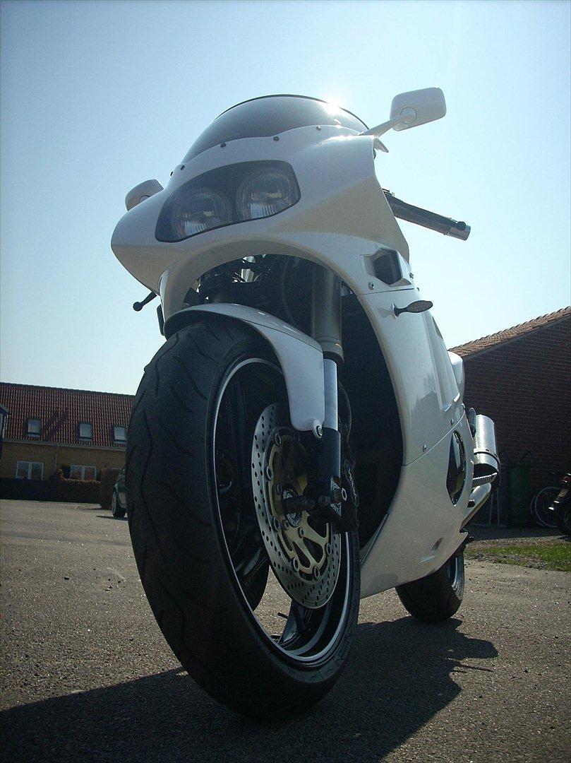 Suzuki GSXR 400 billede 11