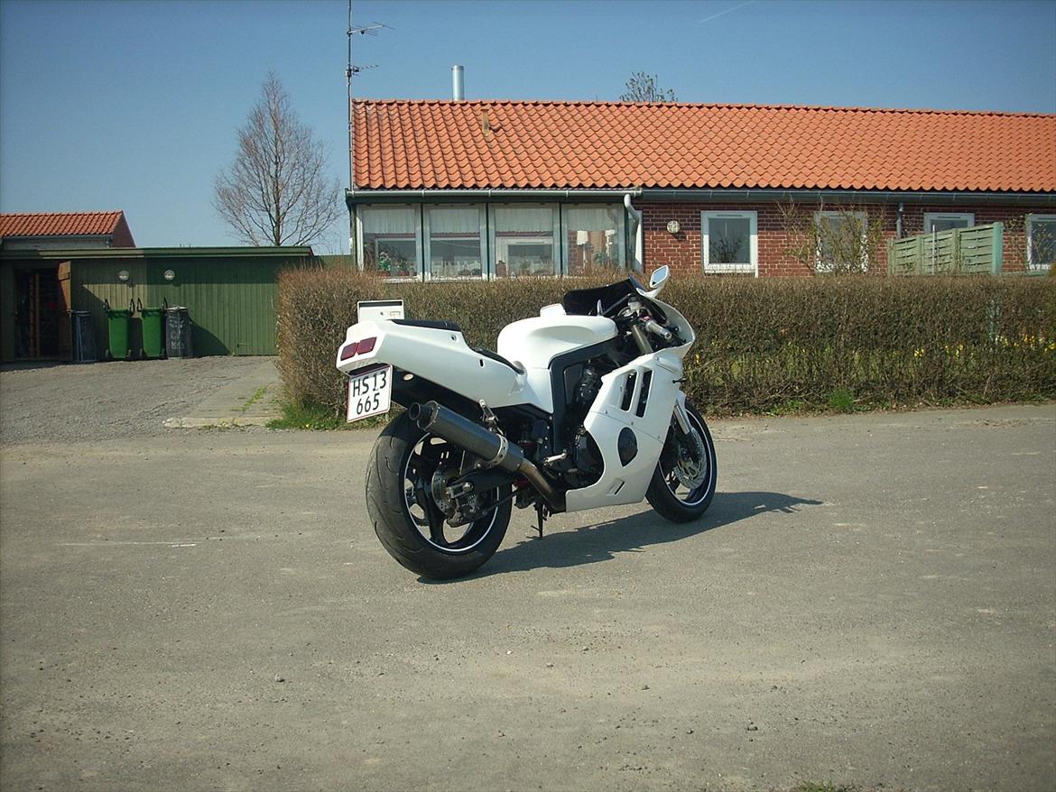 Suzuki GSXR 400 billede 16
