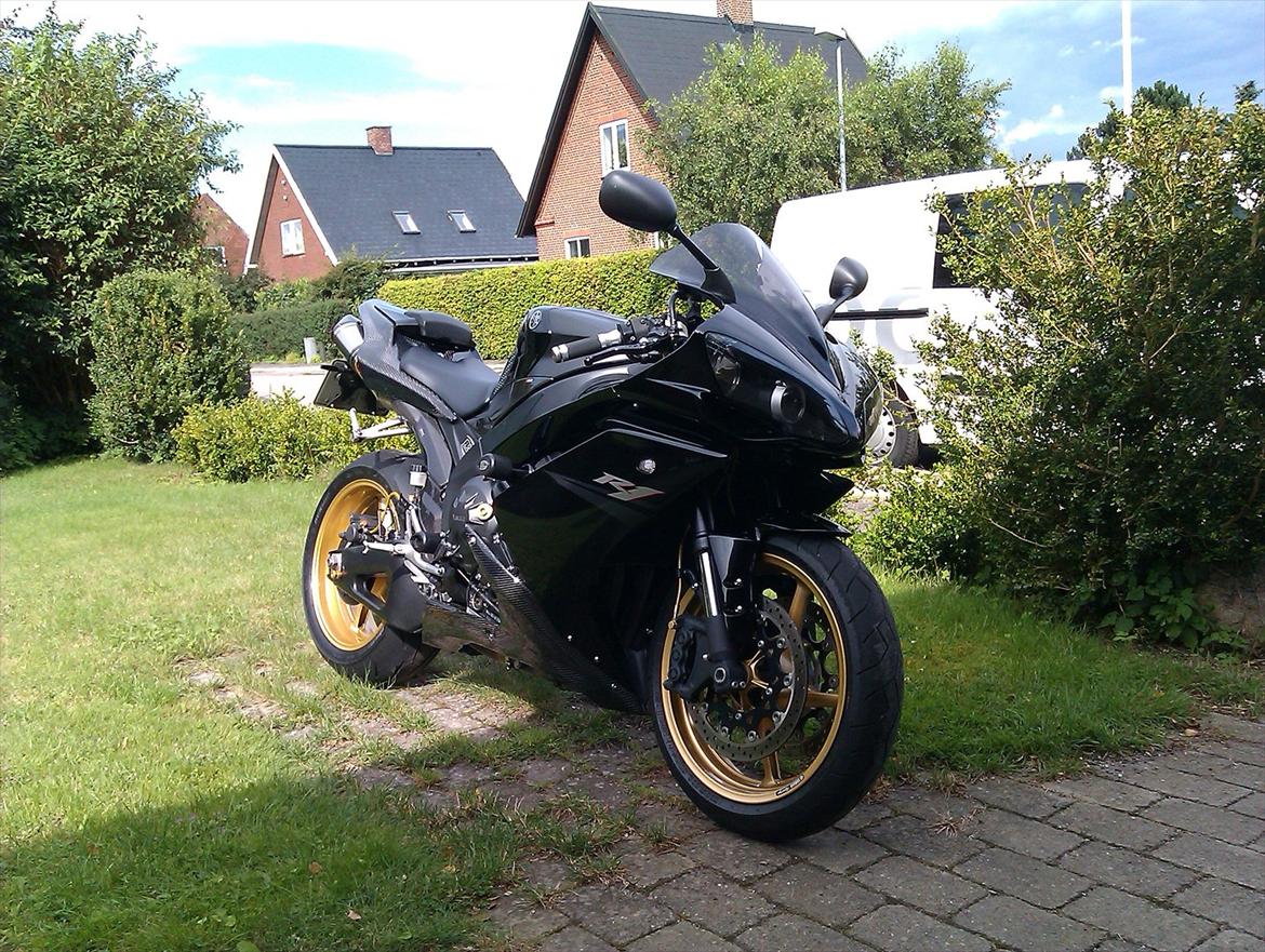 Yamaha R1 -RN19 (SOLGT) billede 15