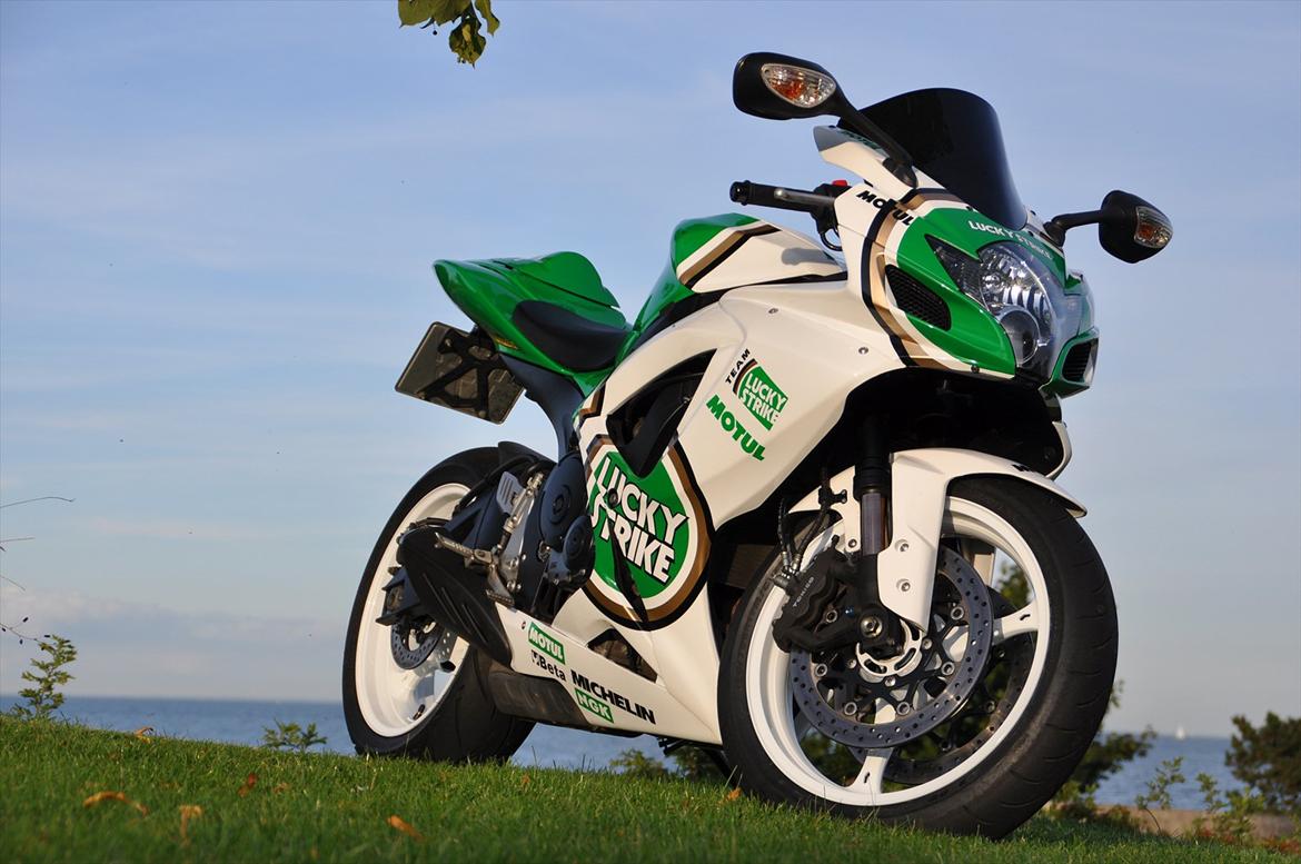 Suzuki Green Lucky strike bike GSXR 750 K7 billede 1