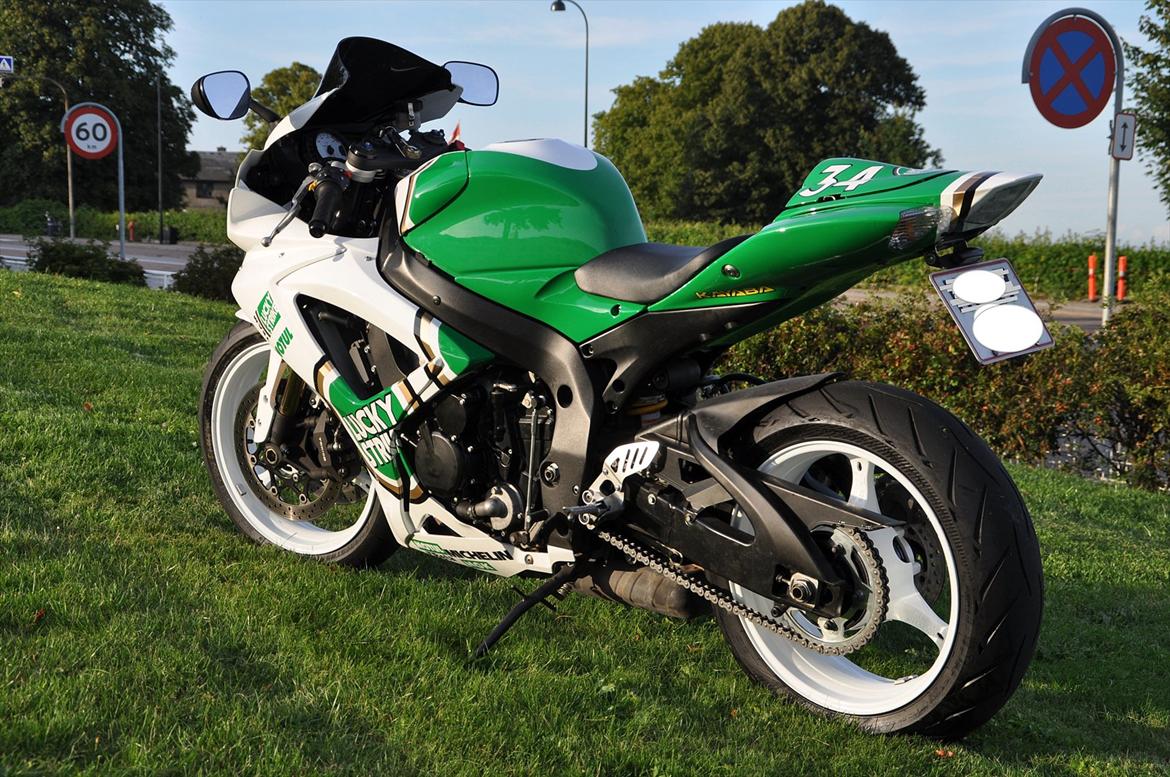 Suzuki Green Lucky strike bike GSXR 750 K7 billede 2