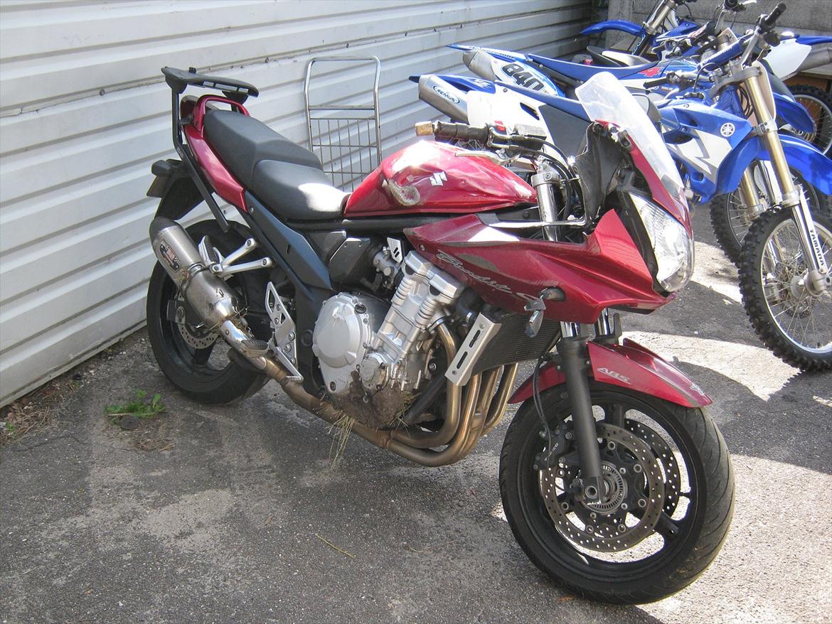Suzuki GSF 650 Bandit ( Smadret ) - Efter en tur i grøften, og med kold bøtter på asfalten. billede 10