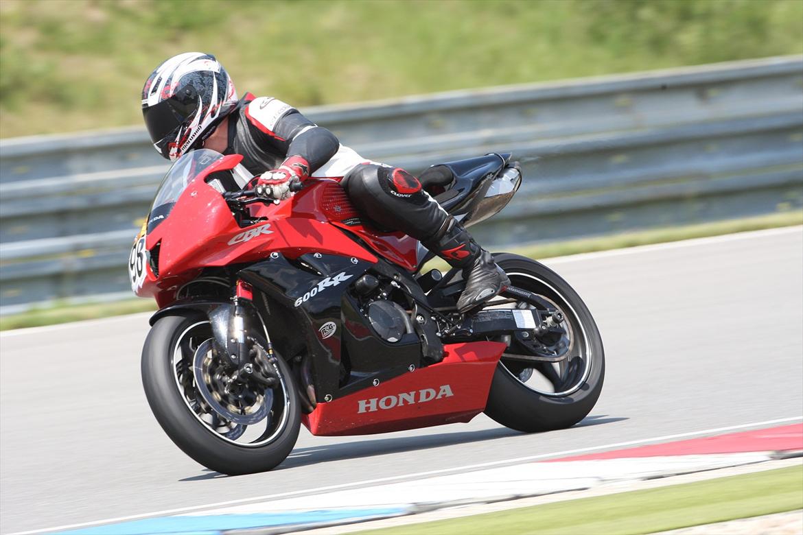 Honda CBR600RR Baneged billede 3