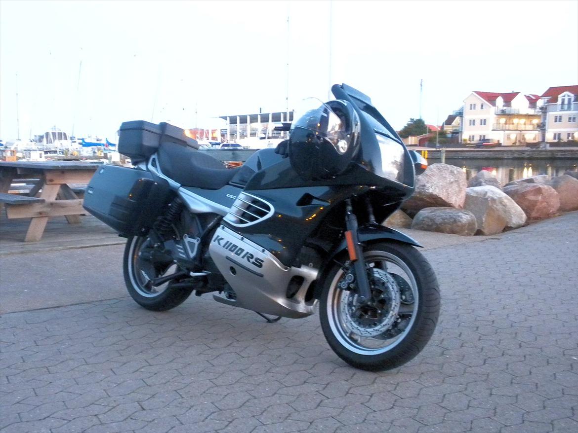 BMW K 1100 RS - Totalskadet :-( - Aftenstemning og smøgpause på Sæby havn. billede 5