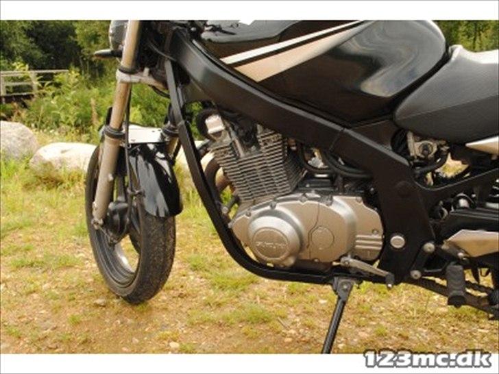 Suzuki Gs 500 F. Solgt - Undskyld 123 logoerne. skal lige have taget nogle nye billeder. billede 5