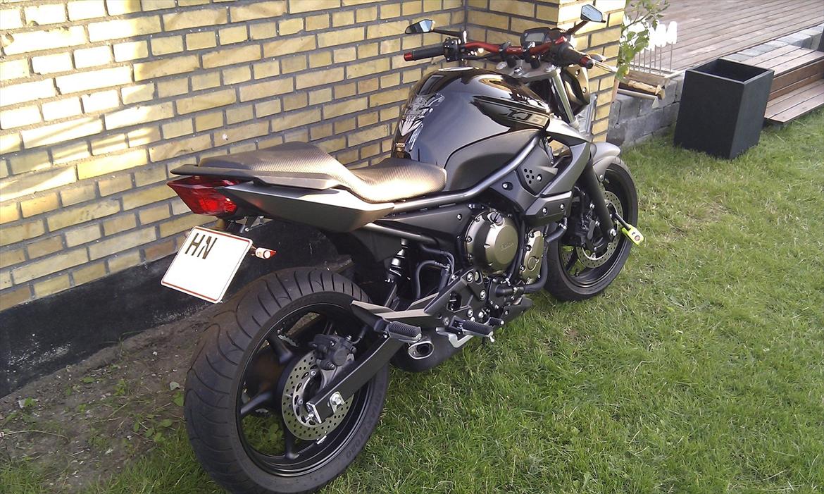 Yamaha XJ6 billede 2