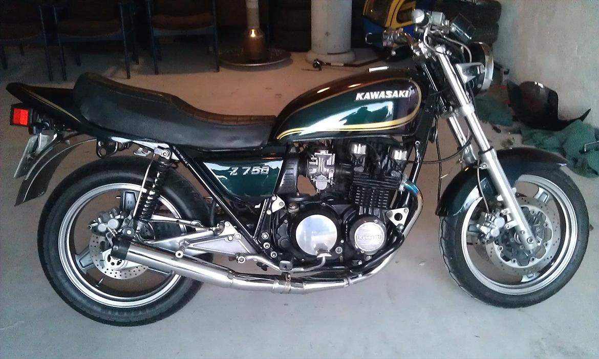 Kawasaki Z 750 - Sådan så den "næsten" ud da jeg hentede den.. Der var dog lige en morfar kåbe monteret - blev hurtigt pillet af.. billede 19