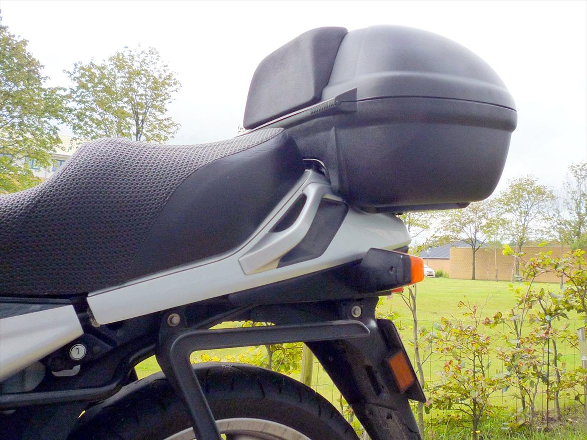 BMW K 1100 RS - Totalskadet :-( - Kan godt lide den er integreret med cyklen, i stedet for at svæve på et stativ. billede 8