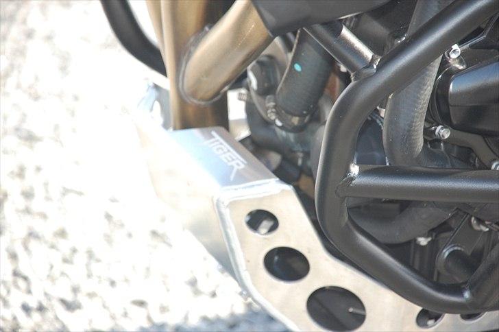 Triumph Tiger 800 - SOLGT - Original bundkarsbeskytter billede 5