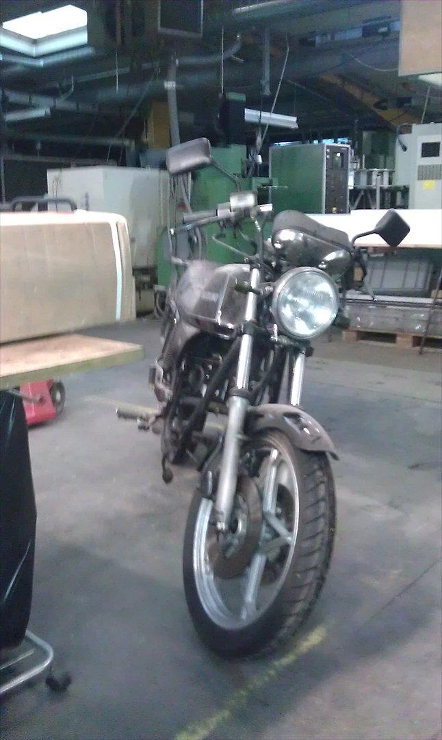 Suzuki gsx 750e (projekt) billede 5