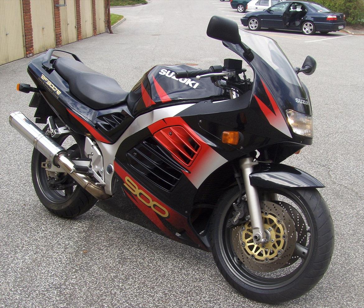 Suzuki RF 900 R billede 1