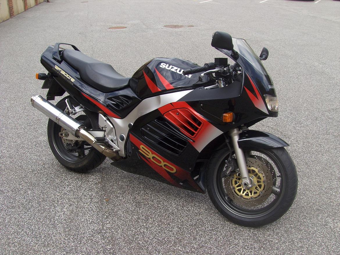 Suzuki RF 900 R billede 4