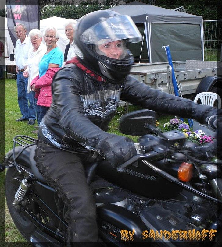 Harley Davidson 883 Iron - Røverpige billede 20