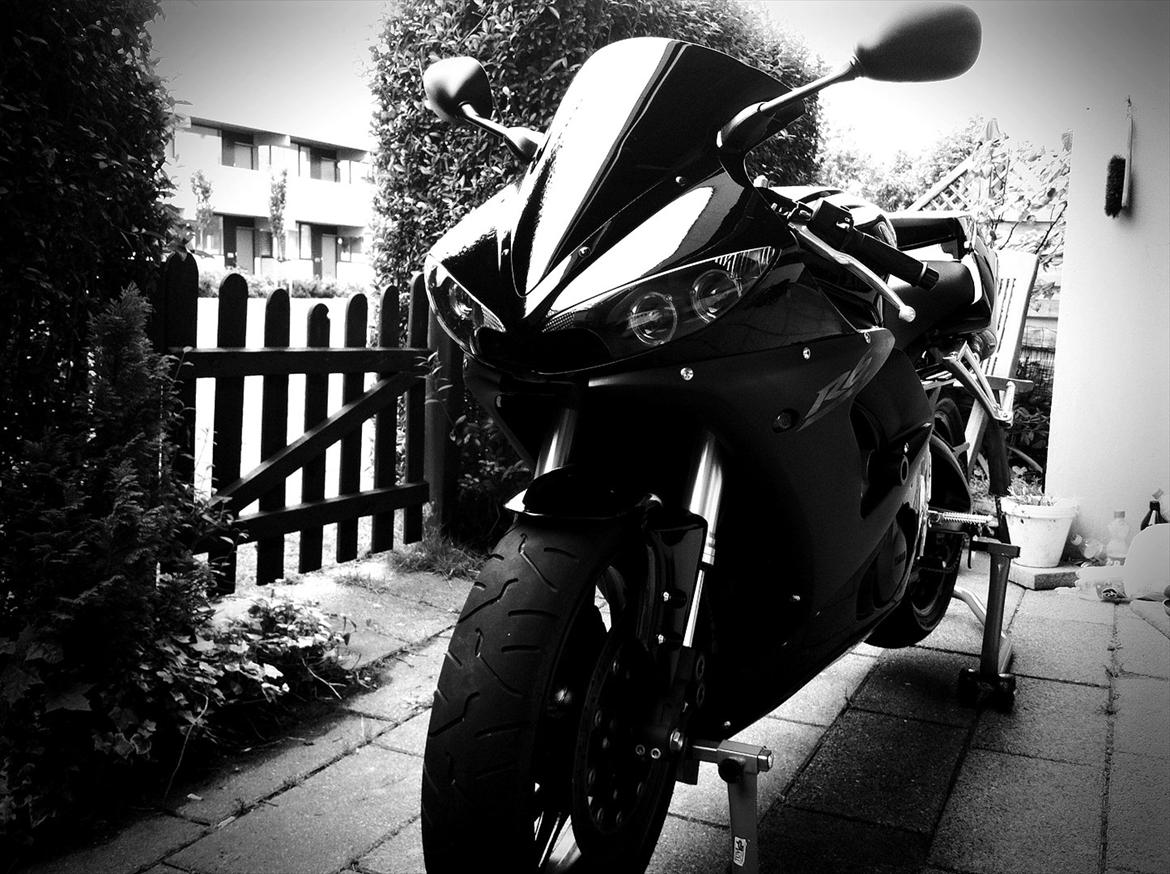 Yamaha yzf r6 billede 1